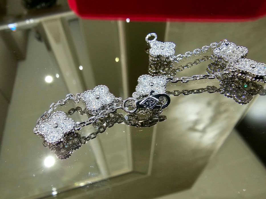 Van Cleef & Arpels VCA Silver 6 Motifs Sweet Alhambra Дамска Гривна
