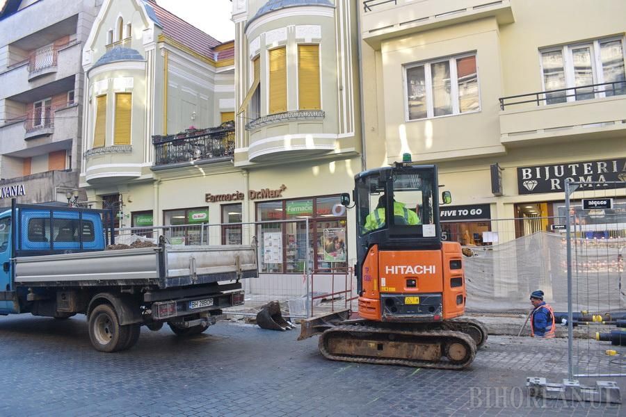 Inchiriez Miniexcavator/Bobcat