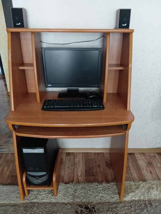 Компьютерный стол