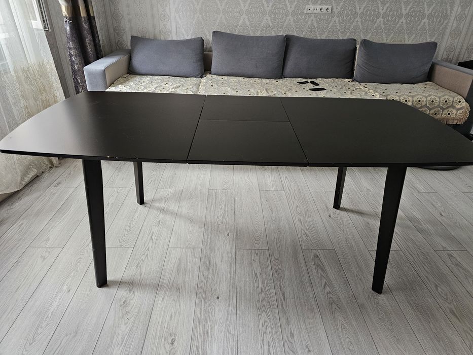 Продаётся стол,в хорошем состоянии