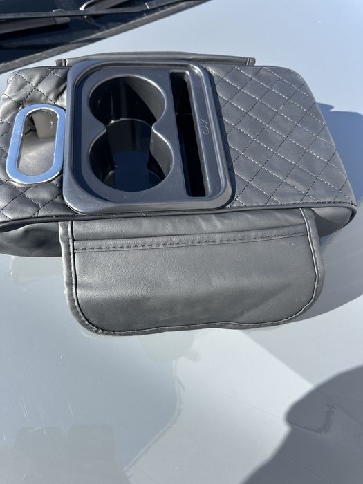 Suport cotiera auto cu multe compartimente