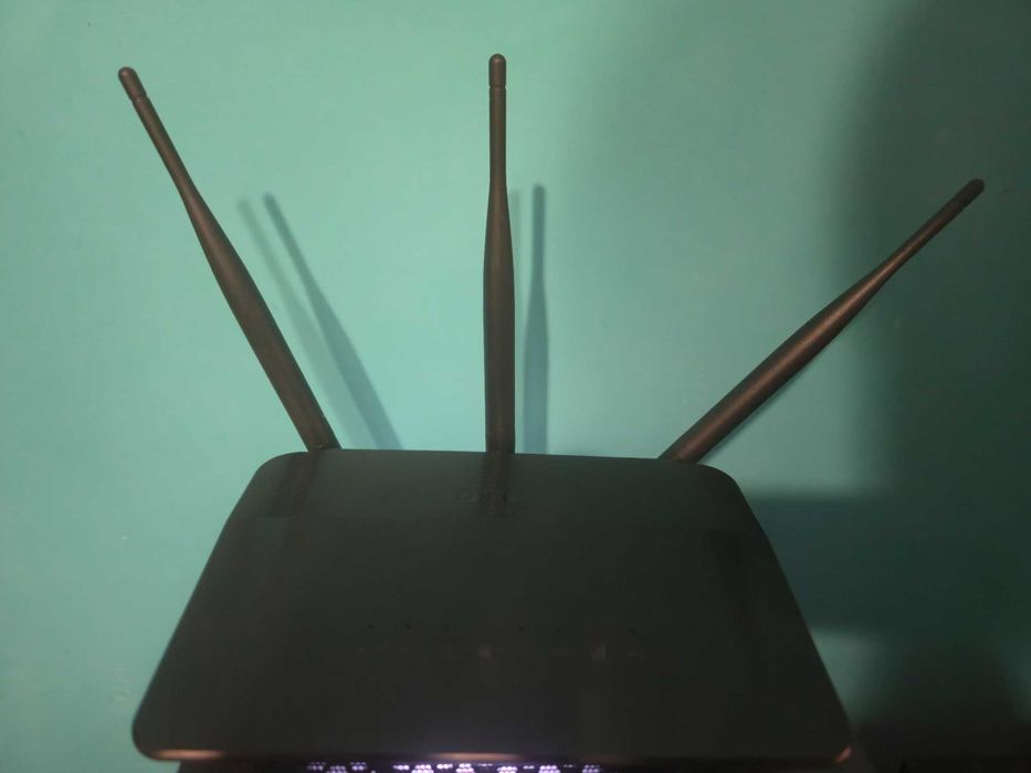 D-link DIR-809 безжичен рутер