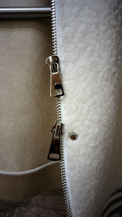 Продаю зимнее белое пальто