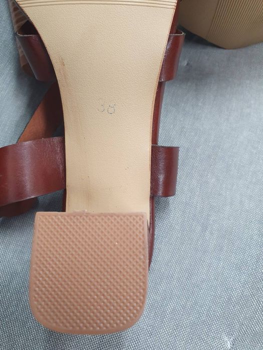 НОВИ кафяви сандали 38 номер