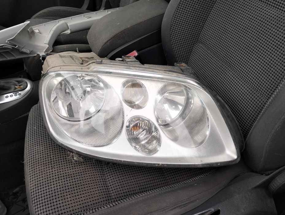 Fauri/ far  vw Touran 2005