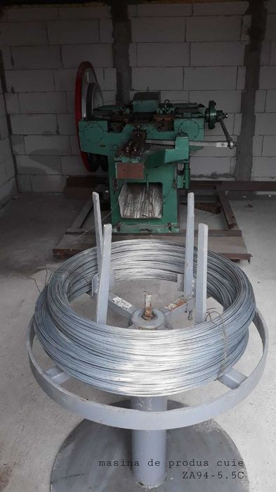 Masini pt produs cuie constructii