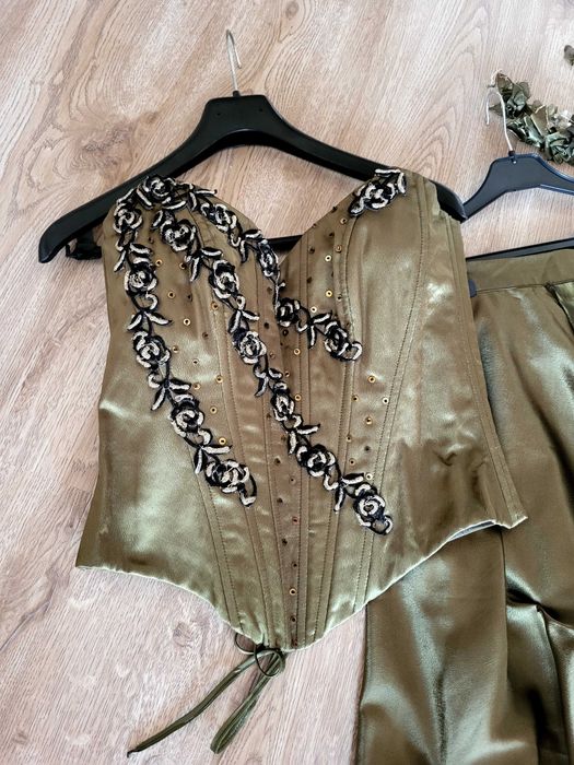 Официална рокля от модна къща "Минона" .