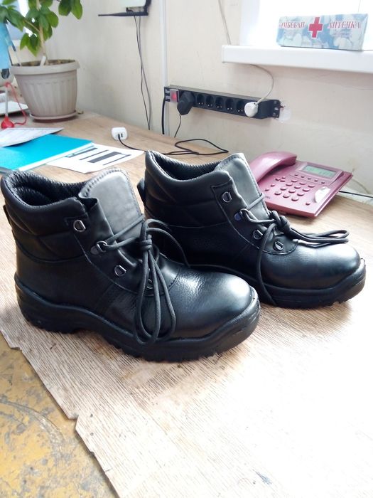 Продам новые полу ботинки