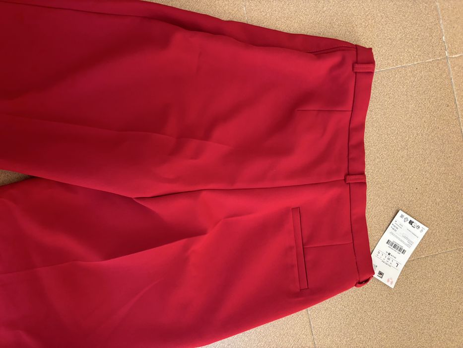 Zara червен кастюм