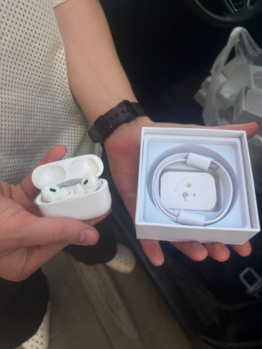 Airpods 2 pro / 4