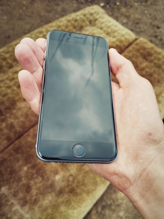 Продам Айфон 6s 32GB