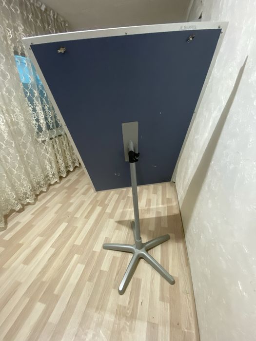 Маркерная доска новая с колёсиками