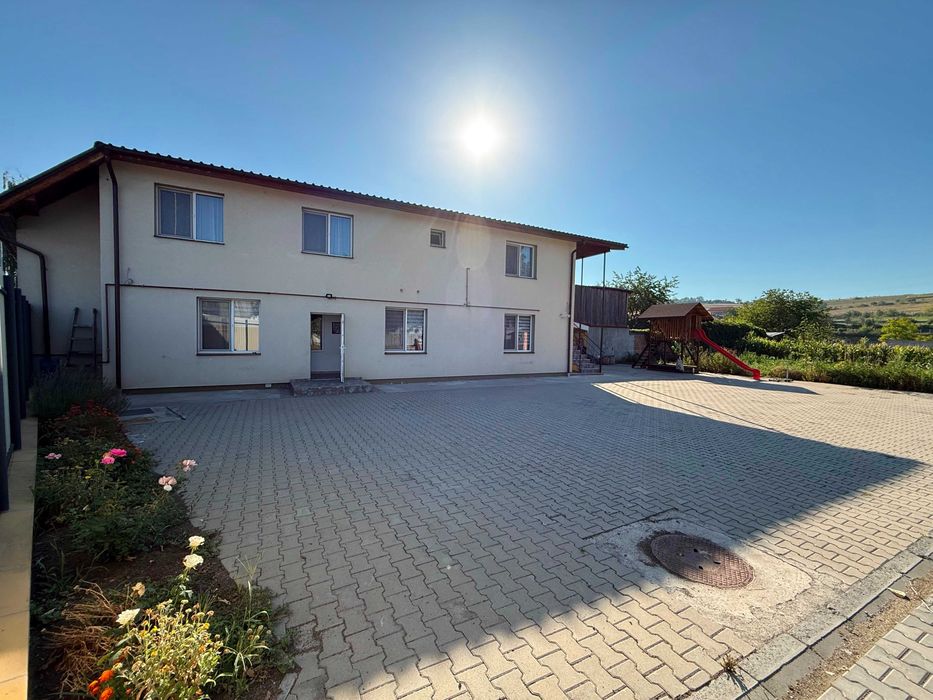 CASĂ DE INCHIRIAT CU 2 LOCUINȚE INDEPENDENTE | 236 mp utili | Teren 5.784 mp | strada Budiului