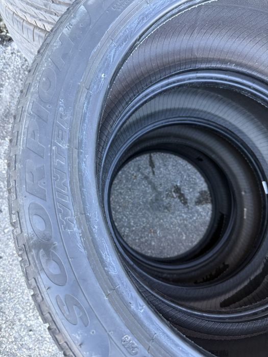 Зимни гуми Пирели 245 45 20 ц