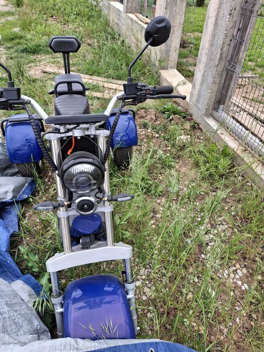 Vând scuter electric 3 roti nou
