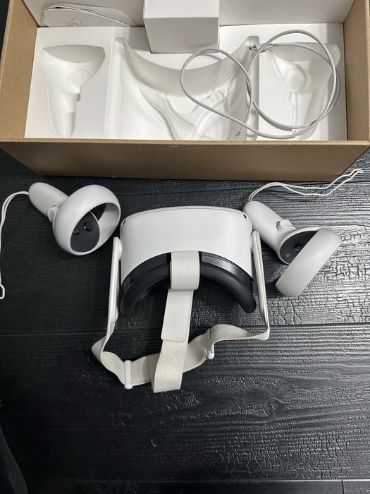 Ochelari VR Oculus Quest 2 256GB cutie originala