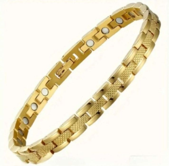 Изящна дамска магнитна гривна от титаниева стомана Меркатор