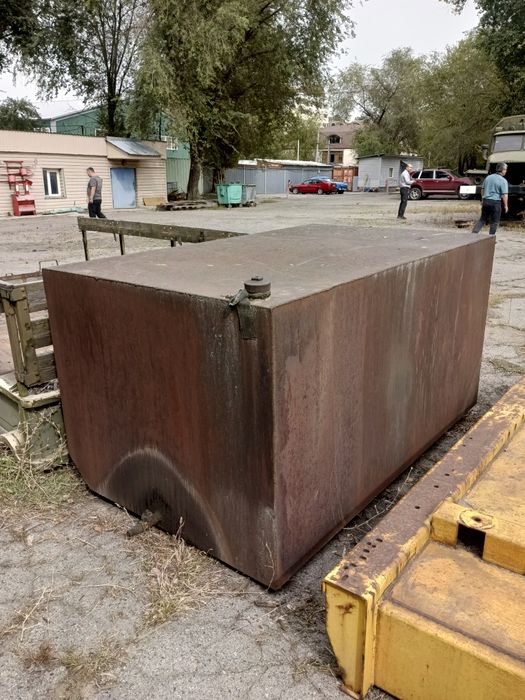 Продам Емкость под солярку 2,4 куб.м.