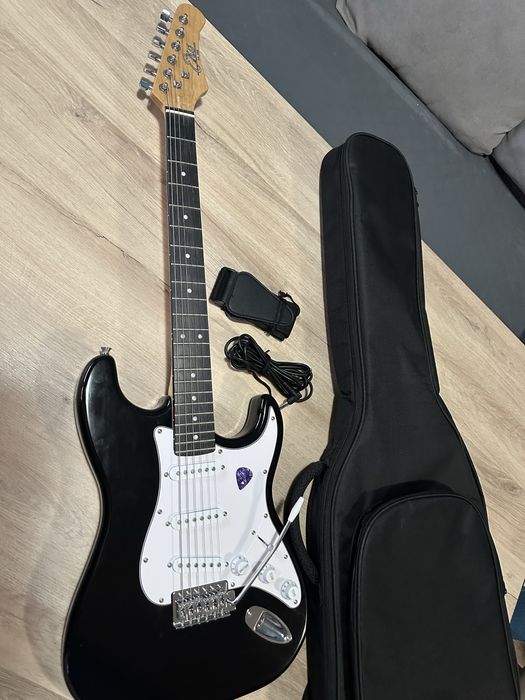 Нова Електрическа китара ЕКО S300