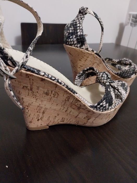 Летни обувки motivi на платформа  р-р 38