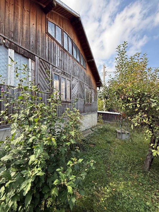 Casa traditionala cu teren de 1.600 mp, livada si vita-de-vie – Garlenii de Sus, Bacau