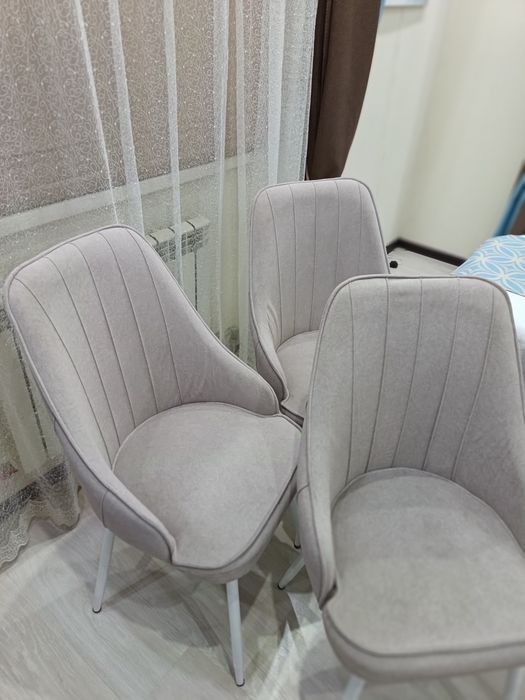 Продам срочно стулья