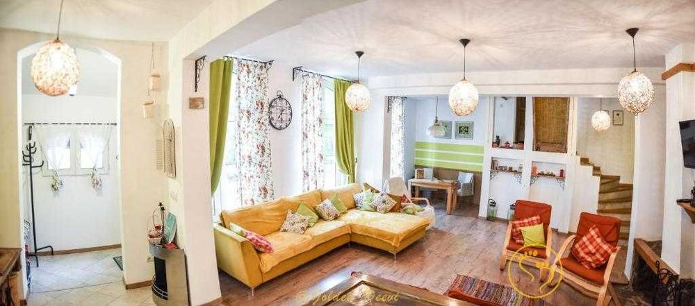 Inchiriez integral  casa de vacanta