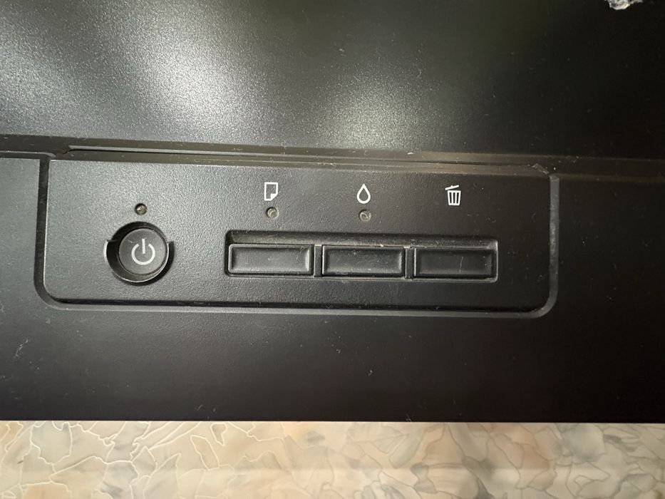 Принтер EPSON с бумагой