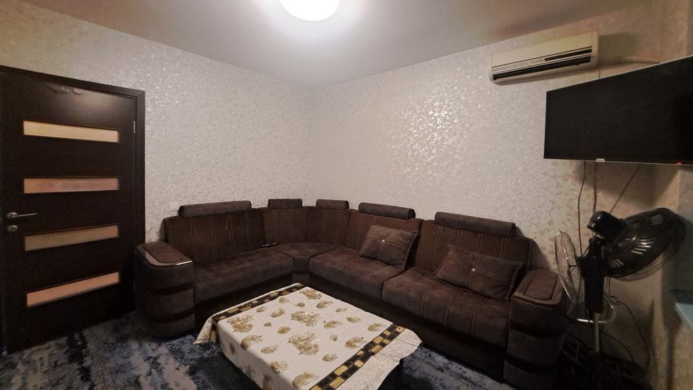 Чирчик шахар 
2-микрораён галирейка 
#2-хона 3-хона килинган 2-етаж