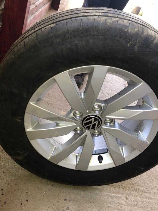 Vand 4 anvelope și jante VW