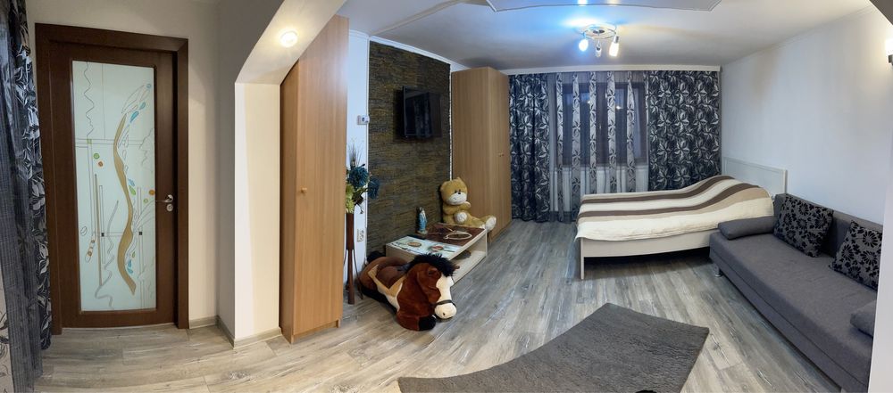 Vând casă cu teren