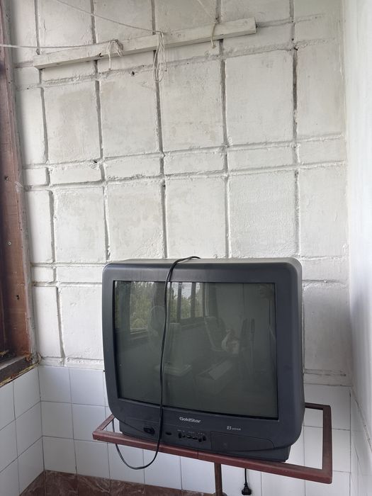 Телевизор старый