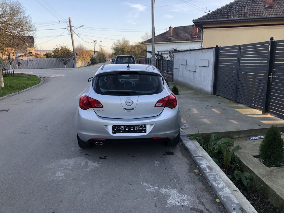 Opel astra j 1.4 benzina 2012