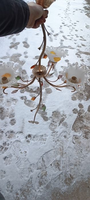 Продам люстру рабочая