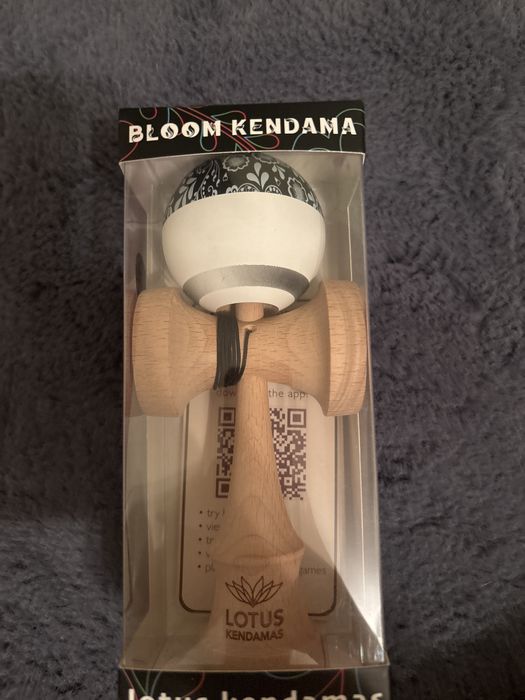 Kendama Lotus bloom