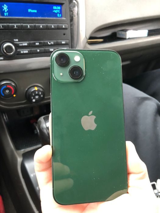 IPhone 13 зеленый