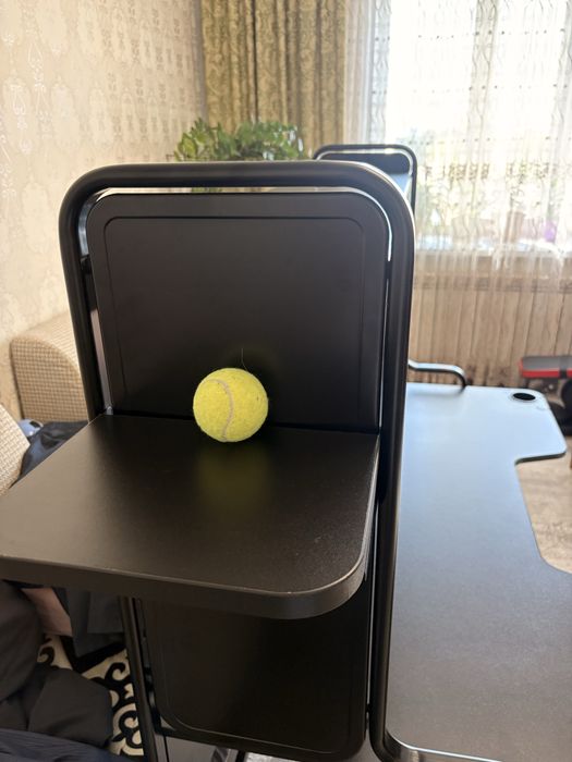 Компьютерный стол IKEA “Fredde”