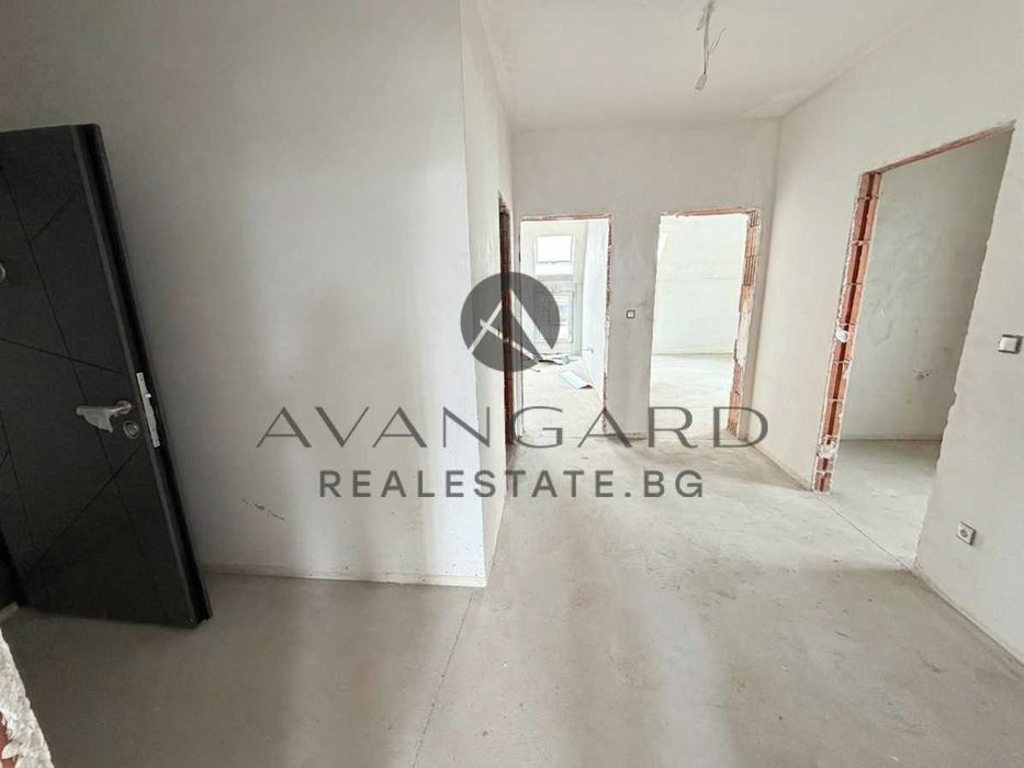 оф.23449 Тристаен с акт 14 в малка сграда/ Остромила