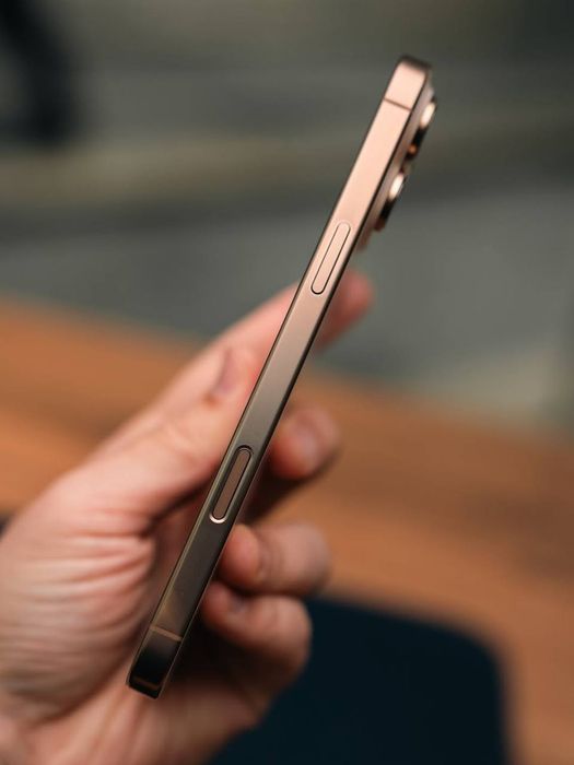 iPhone 16 Pro Max Desert Titanium 256gb