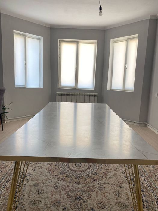 Стол в отличном состоянии