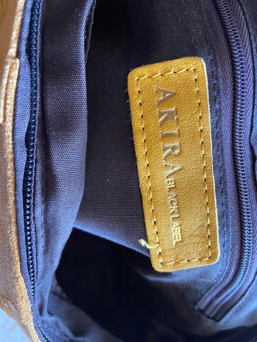 Чанта с ресни и метален синджир