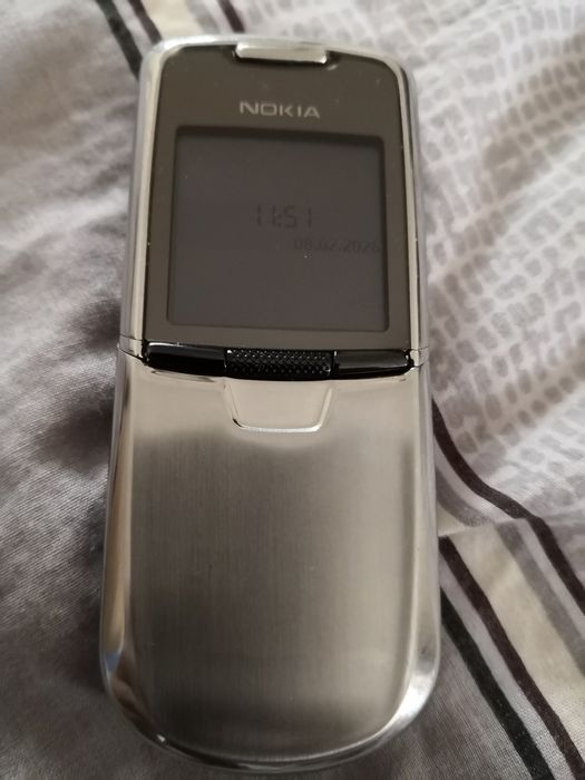 Продавам Nokia 8800 в отлично състояние