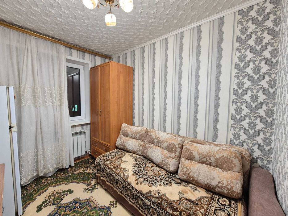 Продам 4 комн квартиру на 6 мкр