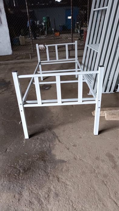 Двухъярусный кровати