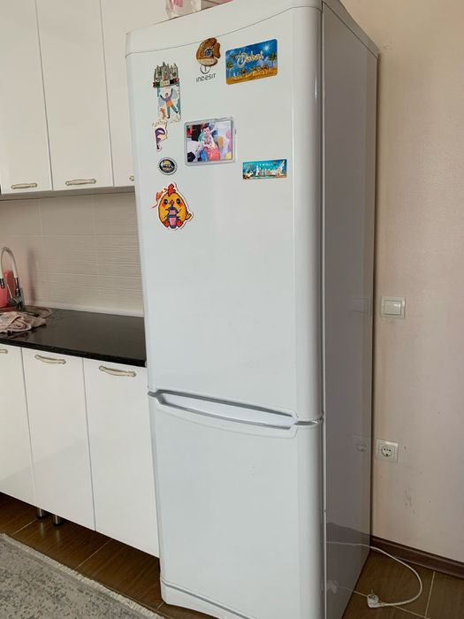 Холодильник Indesit