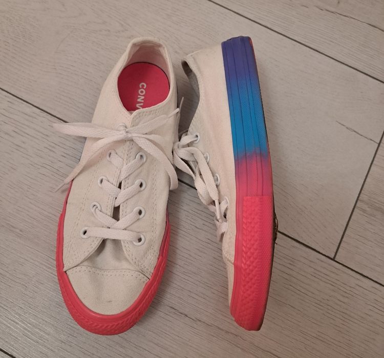 Tenesi converse alb marimea 35