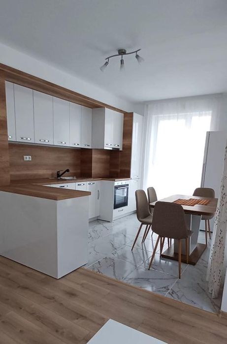 Дава се под наем Тристаен апартамент в Пловдив, Христо Смирненски - 93 кв.м за 475 € - Снимка #1