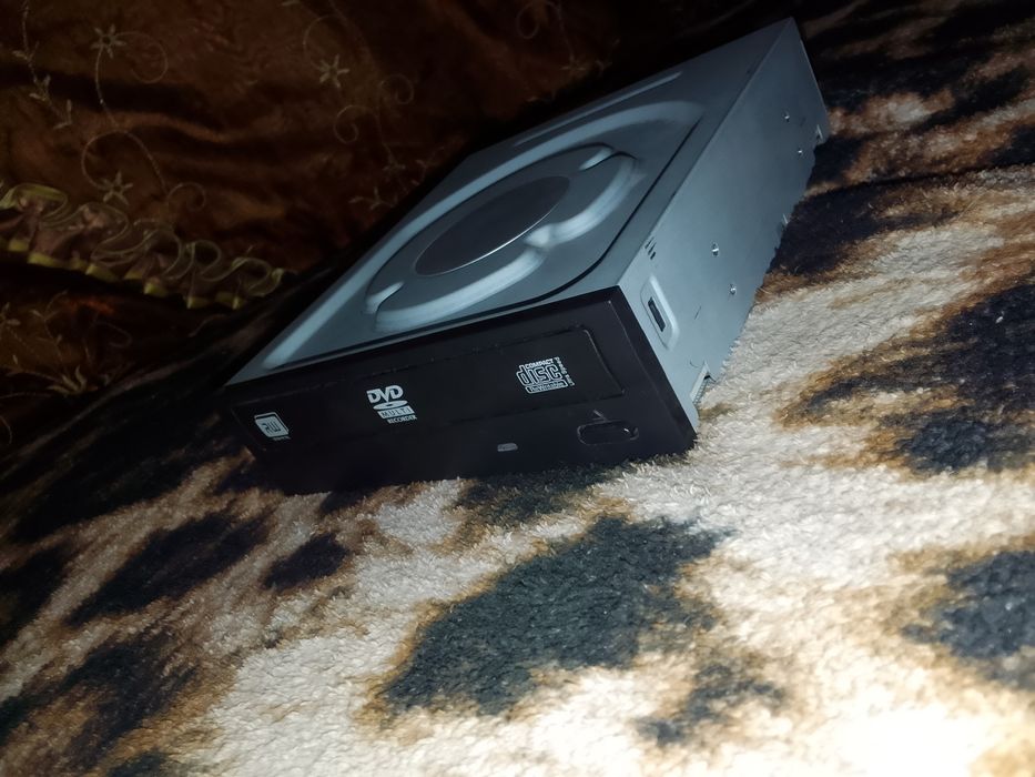 Срочно продам DVD для компьютера