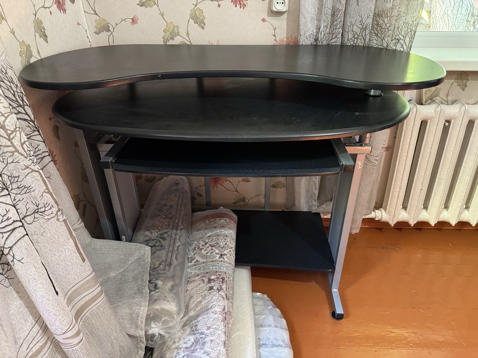 Компьютерный раздвигающийся стол