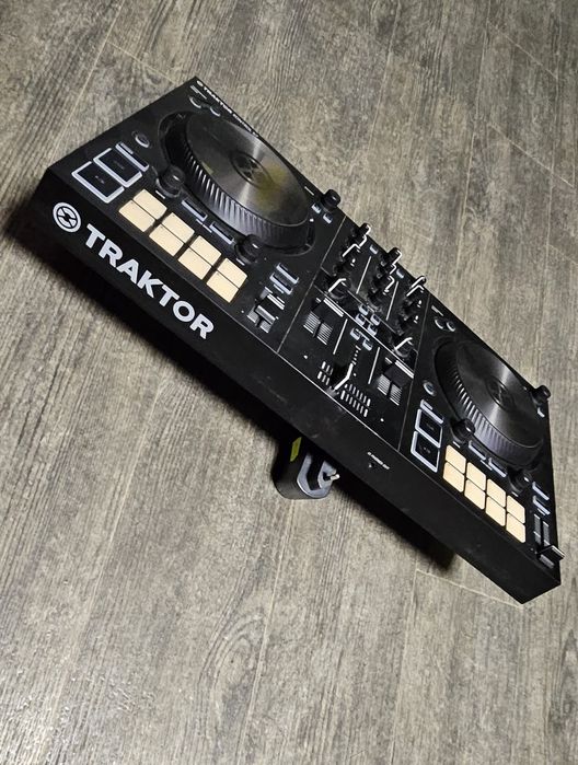 Native Instruments Traktor Kontrol S2 MK3